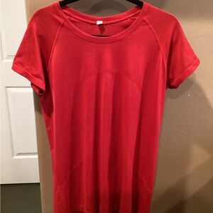 lululemon athletica Vibrant Red Short Sleeve Tee